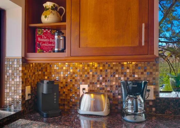 Walk 2 Trails! Pet Friendly! Stunning Views! Holiday home Sedona