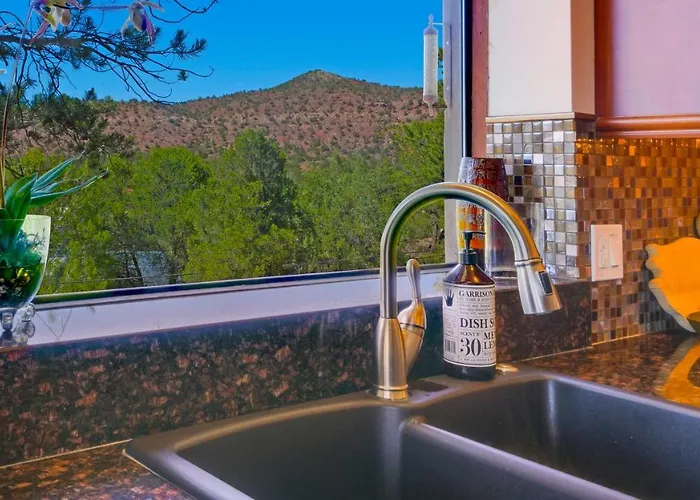 Walk 2 Trails! Pet Friendly! Stunning Views! Holiday home Sedona