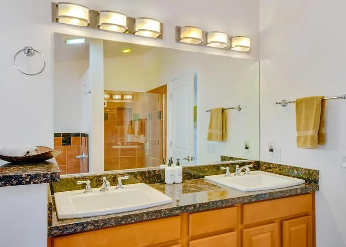 Walk 2 Trails! Pet Friendly! Stunning Views!