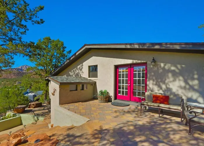 Holiday home Walk 2 Trails! Pet Friendly! Stunning Views! *